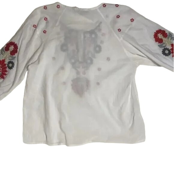 Women’s White Embroidered Bell Sleeve Slit Front Top Small - Picture 7 of 10